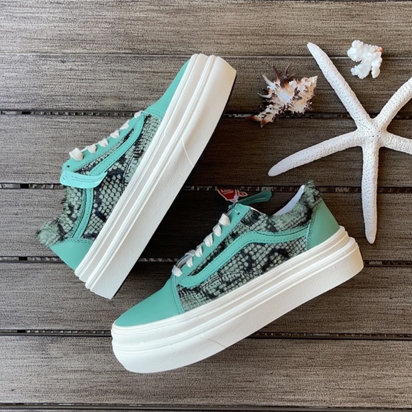 🌴🔆VANS- PLATFORM HAIR STYLES🔆🌴 - Picture 7 of 12